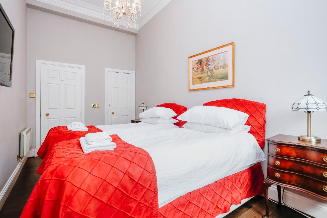 Royal Mile Mansions 14 Apartment Edinburgh Exterior photo